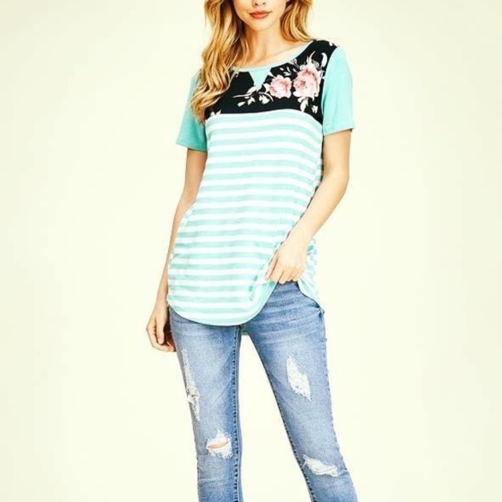 3/$20{Staccato} Floral/Stripe T-Shirt Size M - Picture 2 of 5